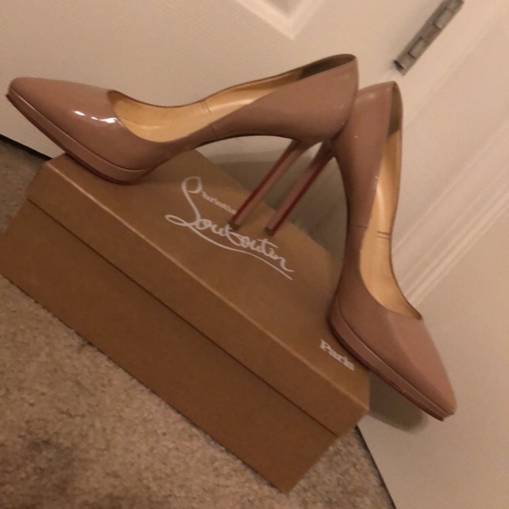Nice comfy sexy Louboutin heels